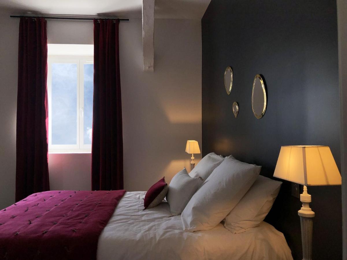 วีลา น็องเตย Bed & Breakfast มองตริชาด์ ภายนอก รูปภาพ